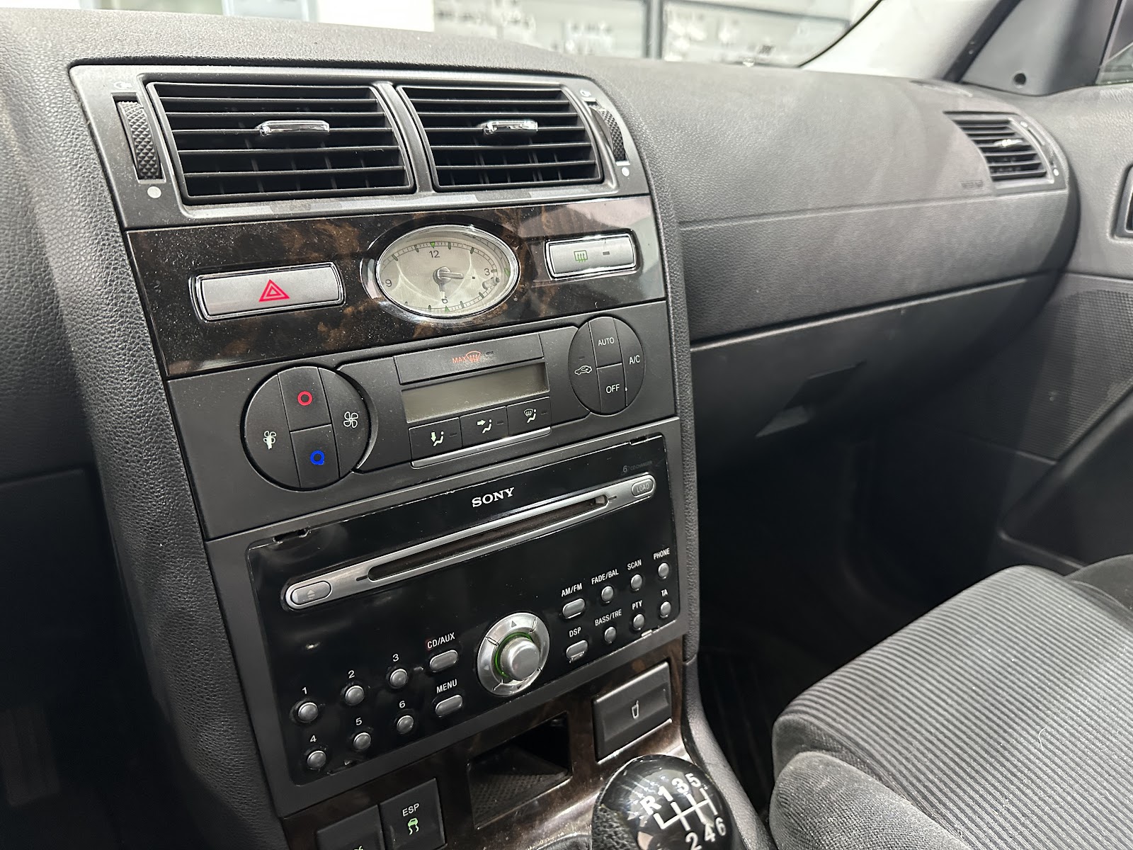 Foto 15 de FORD MONDEO 2004 en venta en CSV Motor VALDEFUENTES