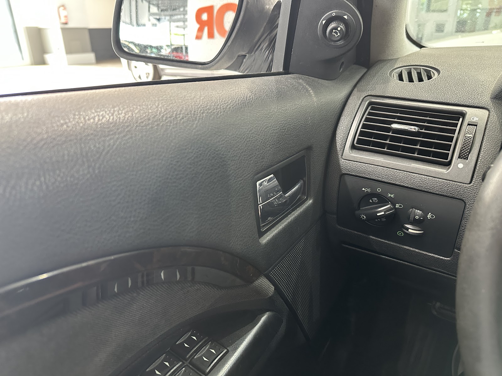 Foto 18 de FORD MONDEO 2004 en venta en CSV Motor VALDEFUENTES