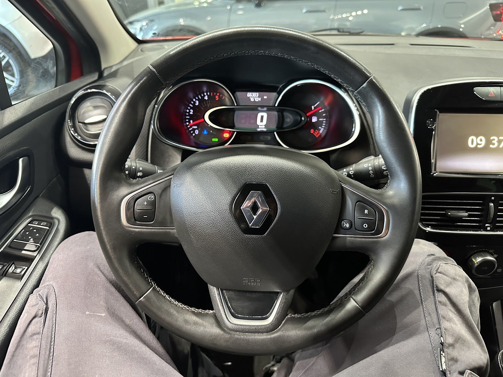 Foto 12 de RENAULT CLIO 2019 en venta en CSV Motor BARCELONA