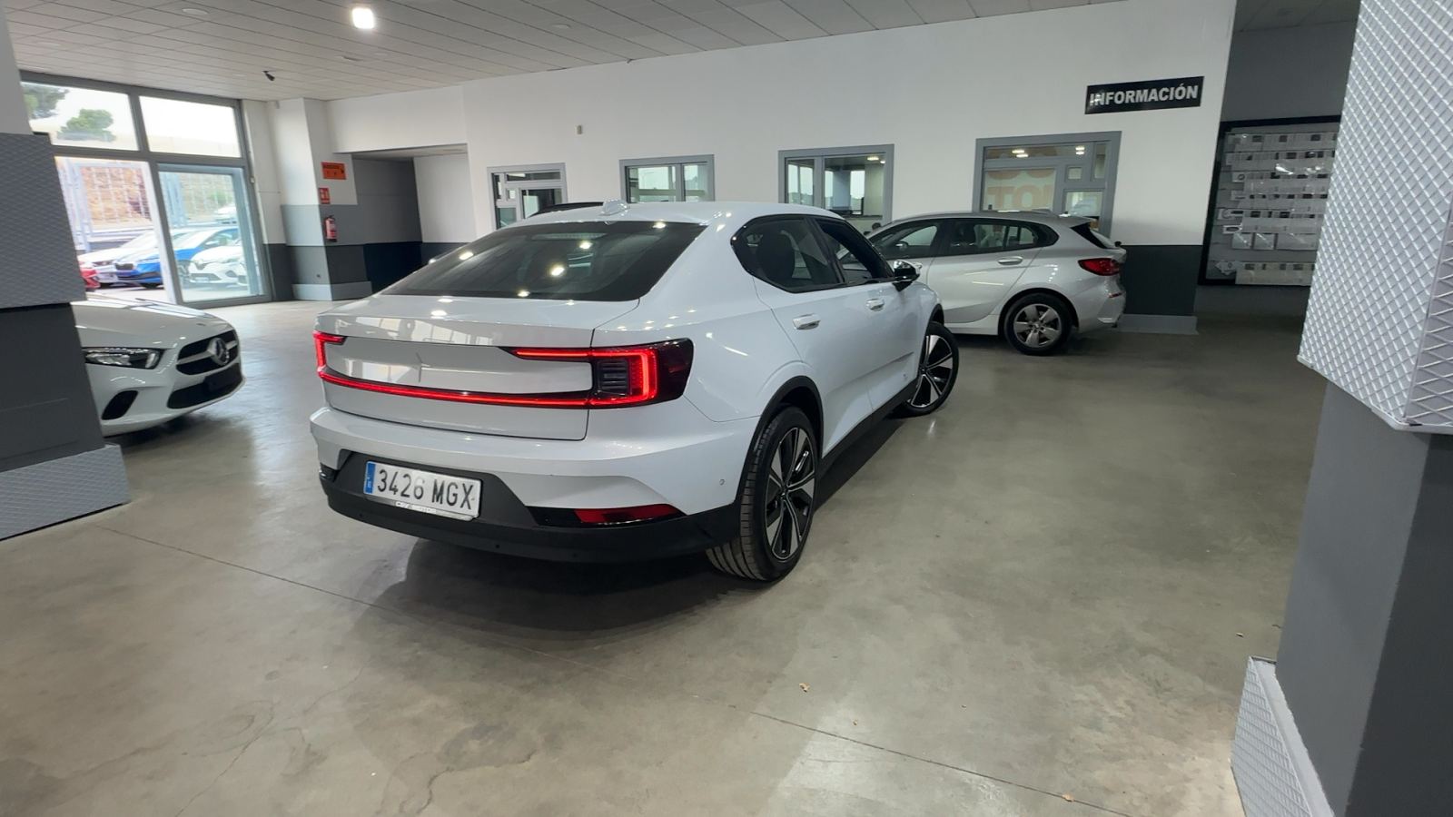 POLESTAR 2 — vista 3/4 trasera derecha | CSV Motor VALDEFUENTES