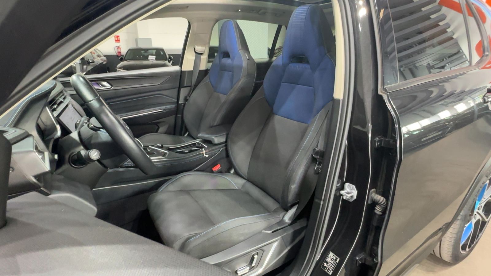 LYNK&CO 01 — interior asientos delanteros | CSV Motor VALDEFUENTES