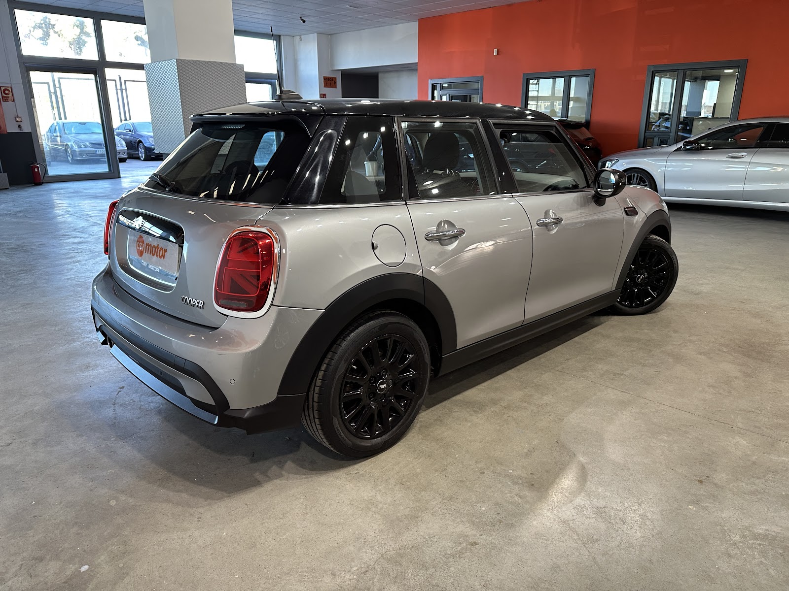 Foto 6 de MINI MINI 2023 en venta en CSV Motor SEVILLA