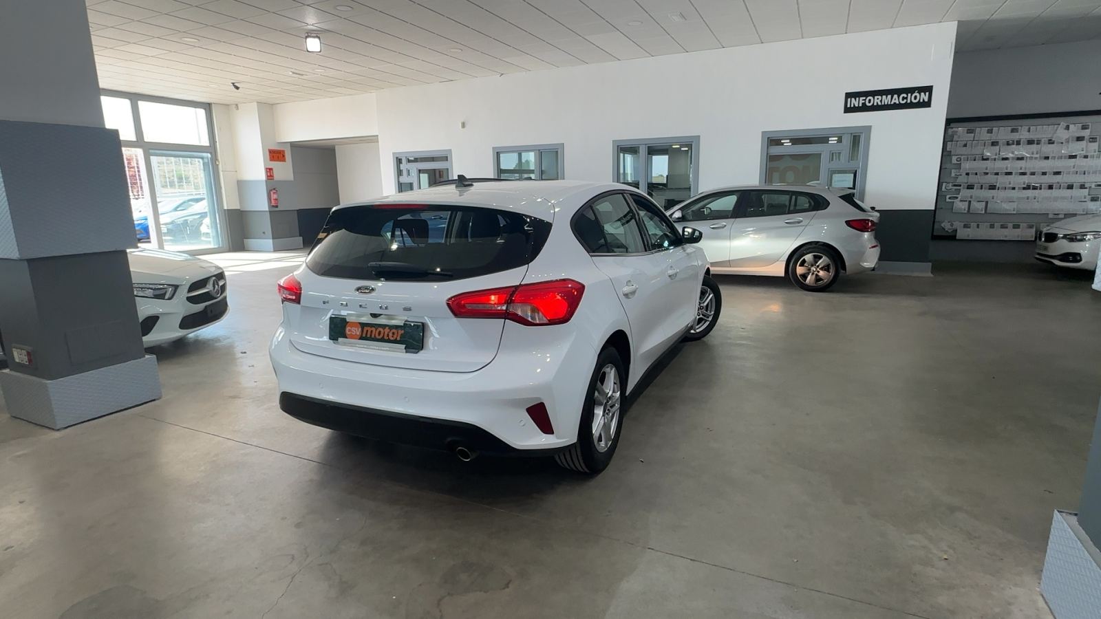 FORD FOCUS — vista 3/4 trasera derecha | CSV Motor VALENCIA