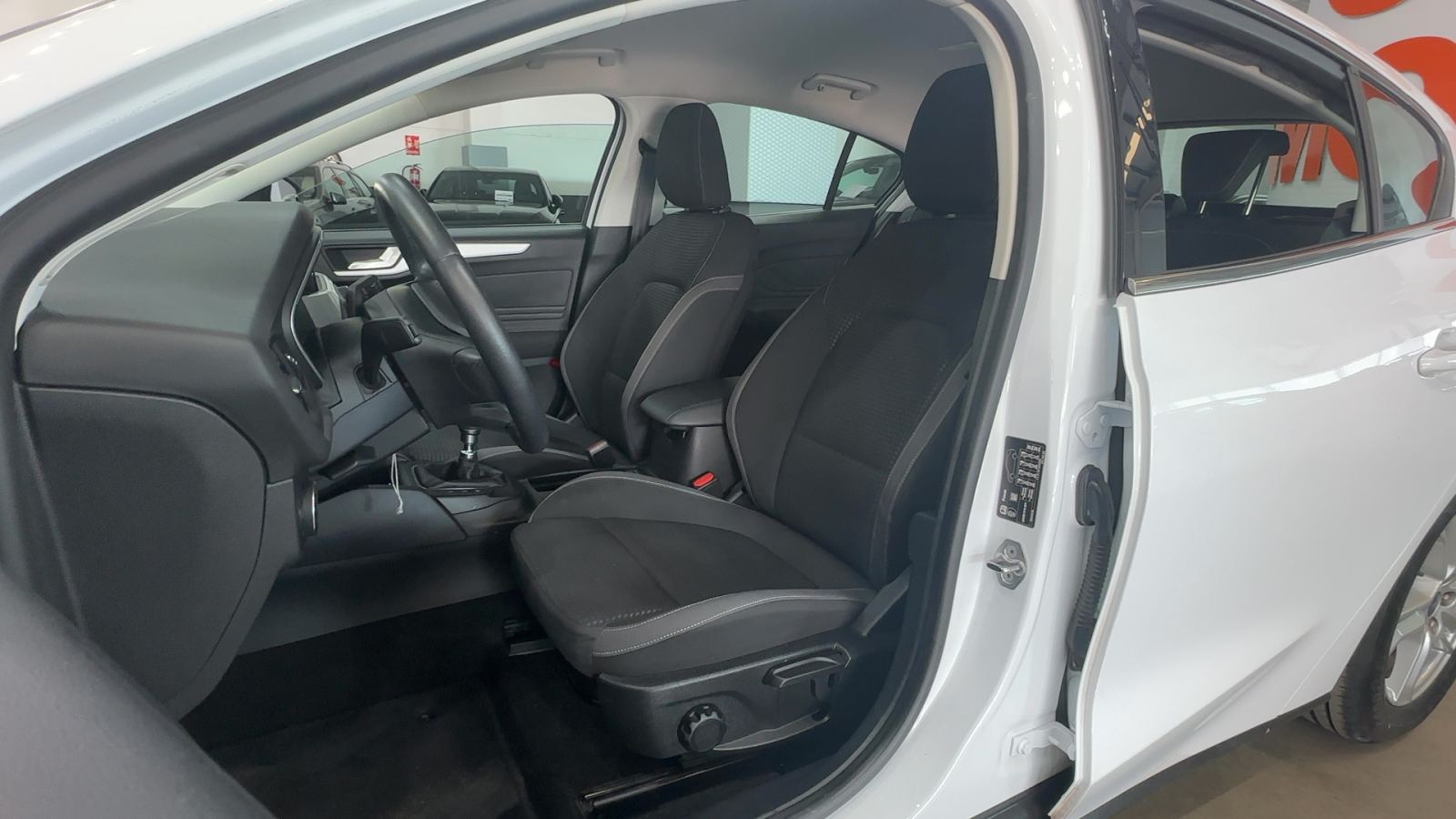 FORD FOCUS — interior asientos delanteros | CSV Motor VALENCIA