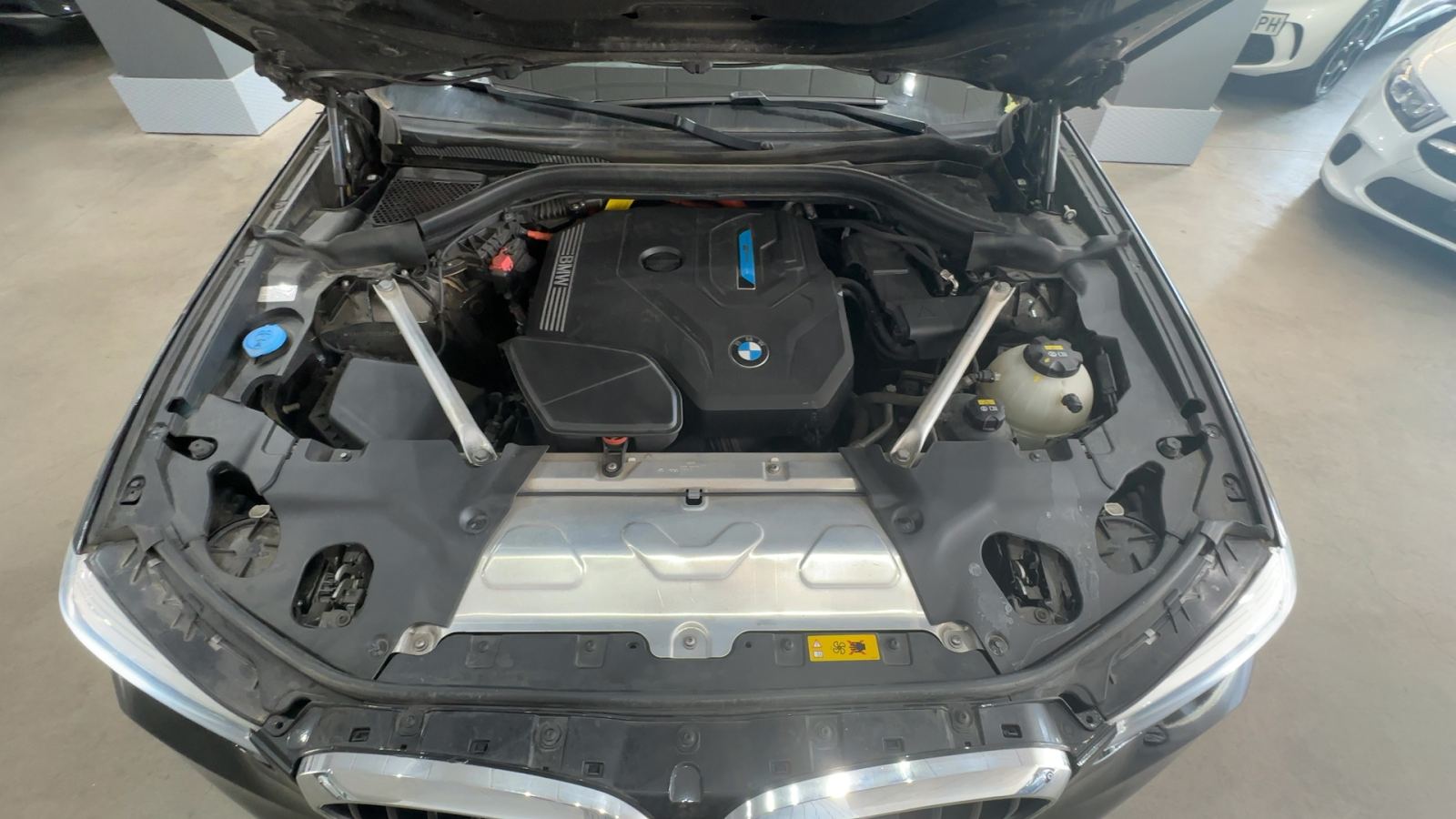 BMW X3 — vano motor | CSV Motor VALDEFUENTES
