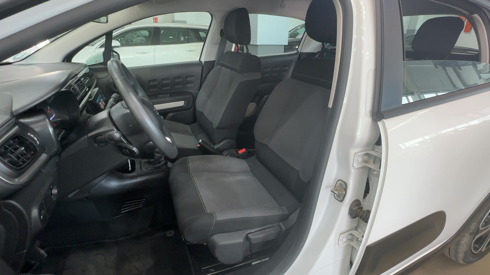 CITROËN C3 — interior asientos delanteros | CSV Motor VALDEFUENTES