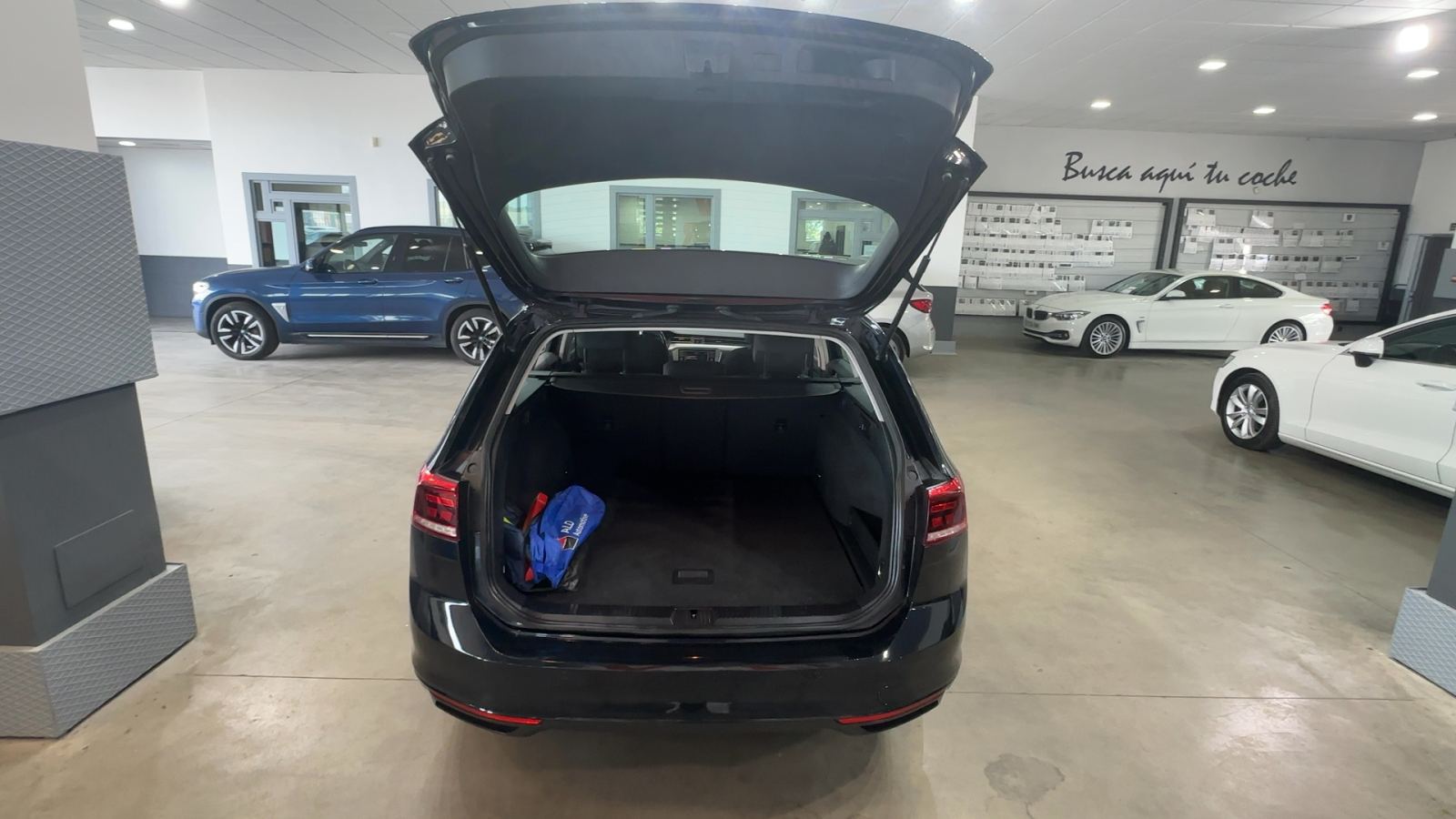 VOLKSWAGEN PASSAT — maletero abierto | CSV Motor BARCELONA