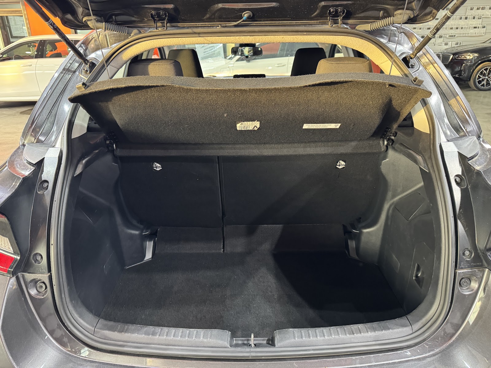 Foto 8 de MAZDA 2 2023 en venta en CSV Motor VALDEFUENTES