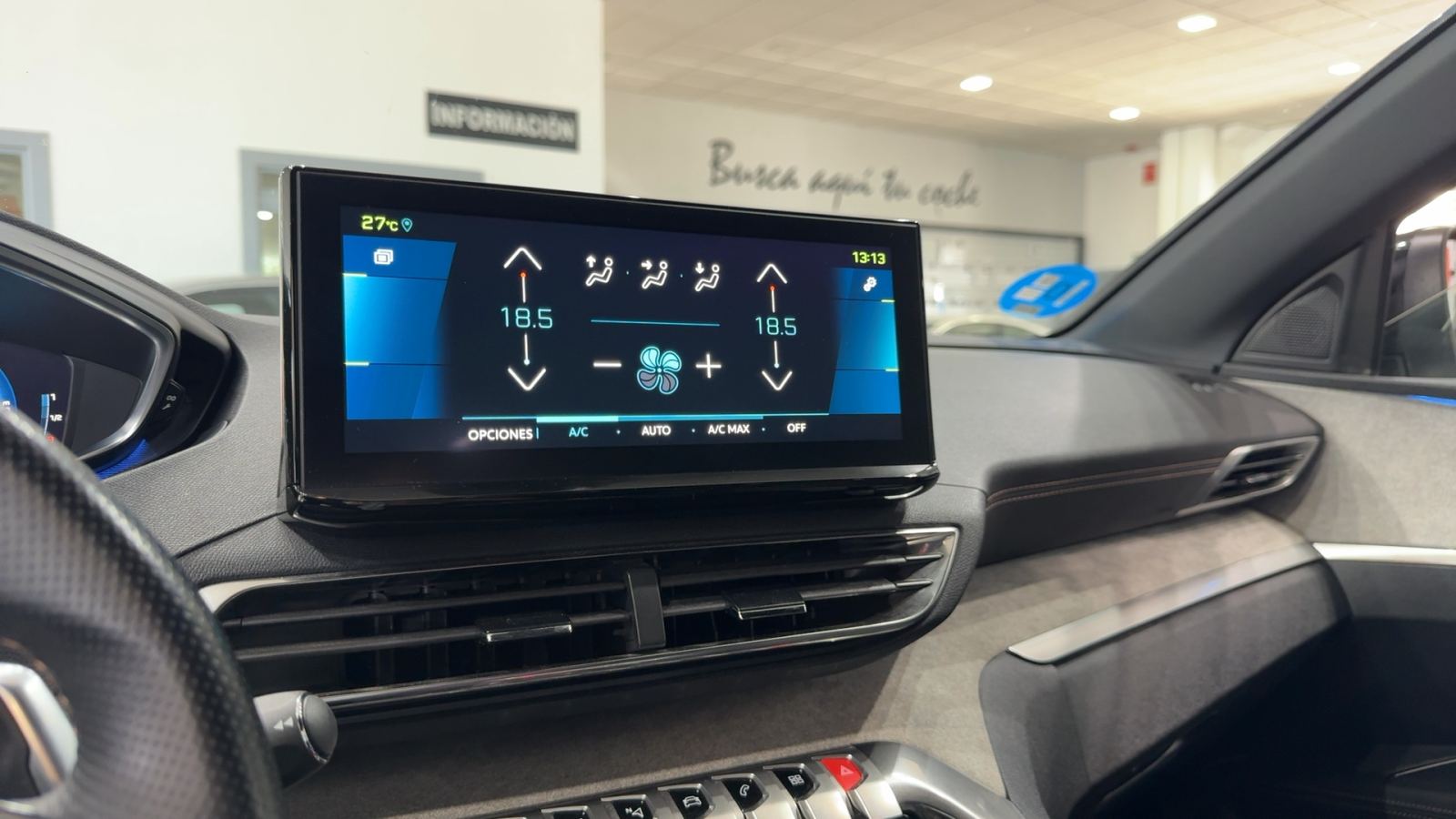 PEUGEOT 3008 — salpicadero y consola central | CSV Motor SEVILLA