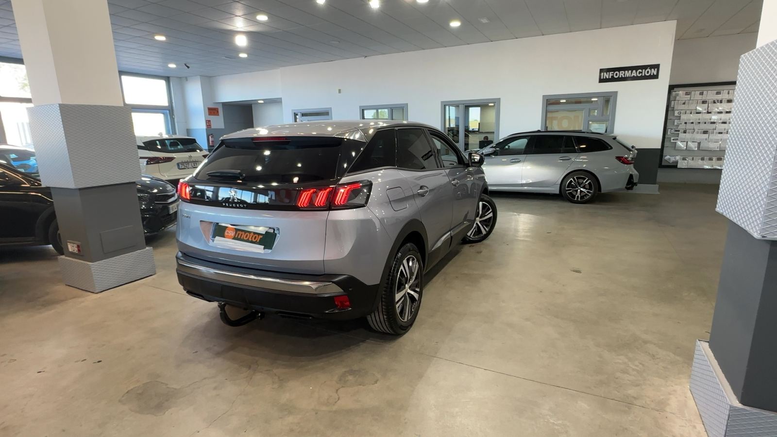 PEUGEOT 3008 — vista 3/4 trasera derecha | CSV Motor VALDEFUENTES