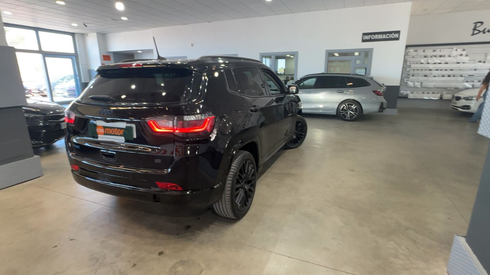 JEEP COMPASS — vista 3/4 trasera derecha | CSV Motor VALDEFUENTES