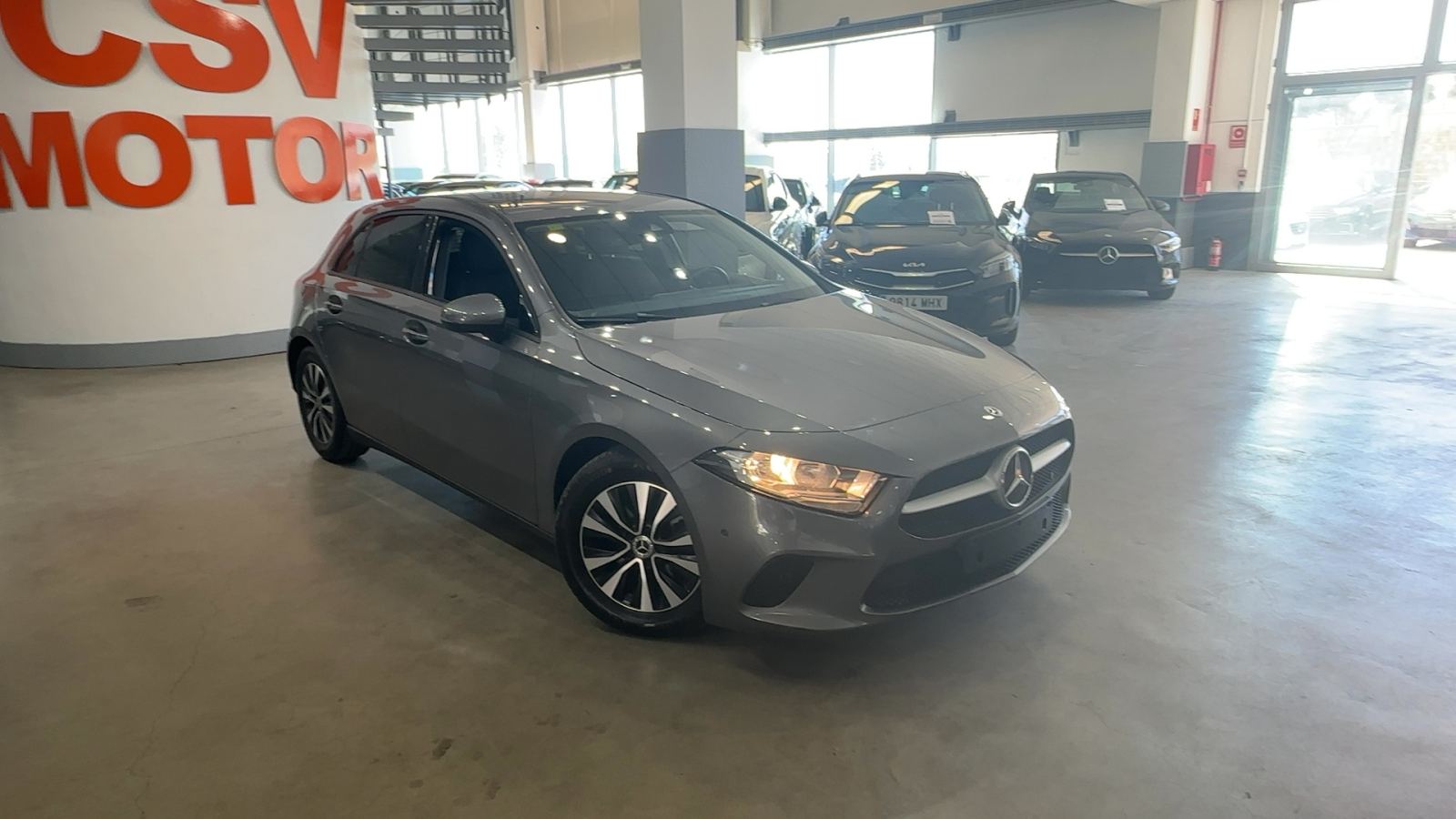 MERCEDES-BENZ CLASE A — vista 3/4 delantera derecha | CSV Motor VALDEFUENTES