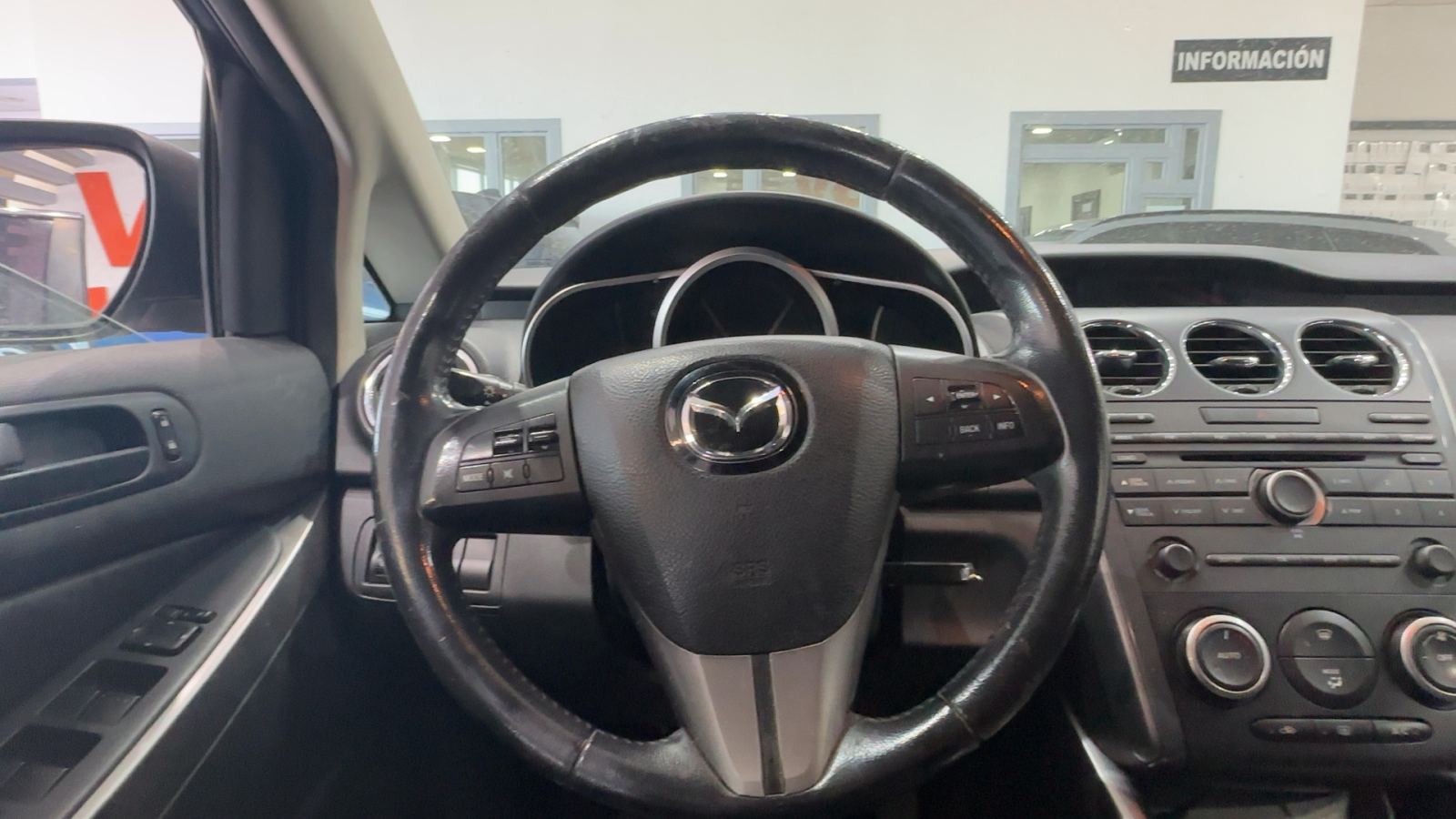MAZDA CX-7 — detalle del volante | CSV Motor VALDEFUENTES