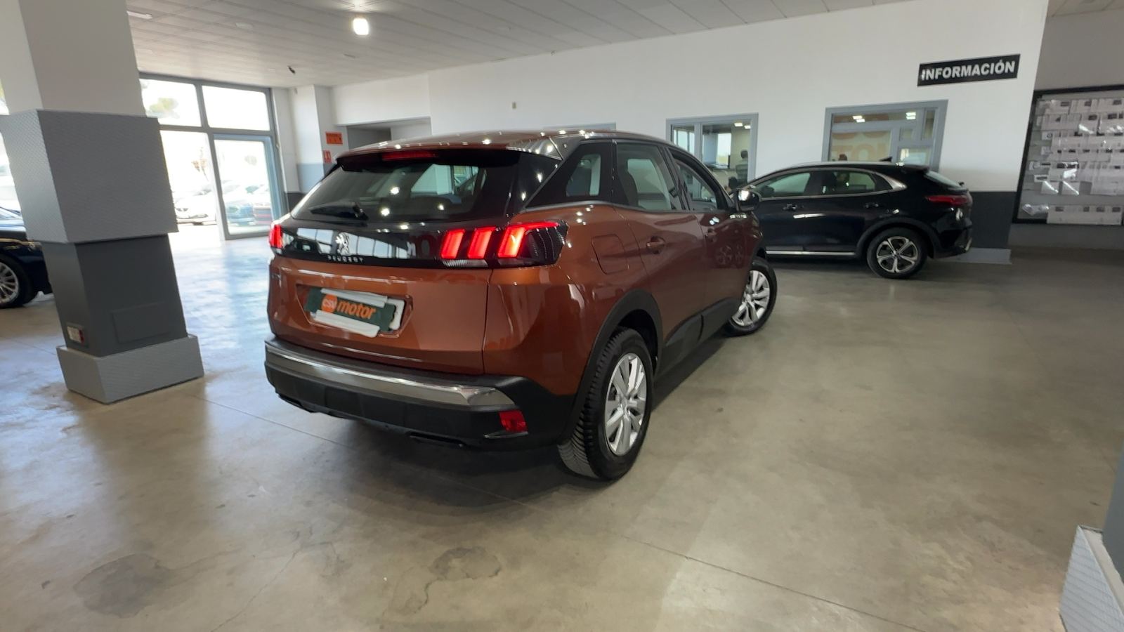 PEUGEOT 3008 — vista 3/4 trasera derecha | CSV Motor BARCELONA
