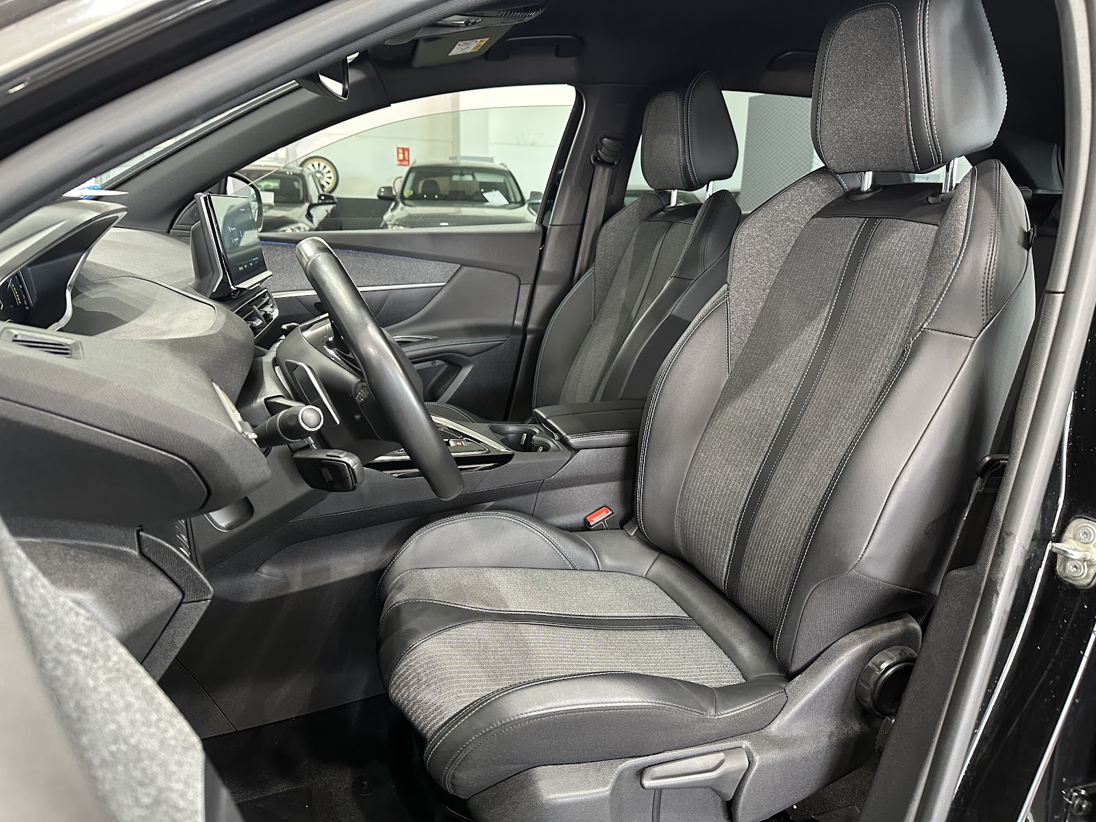 Foto 9 de PEUGEOT 3008 2023 en venta en CSV Motor BILBAO
