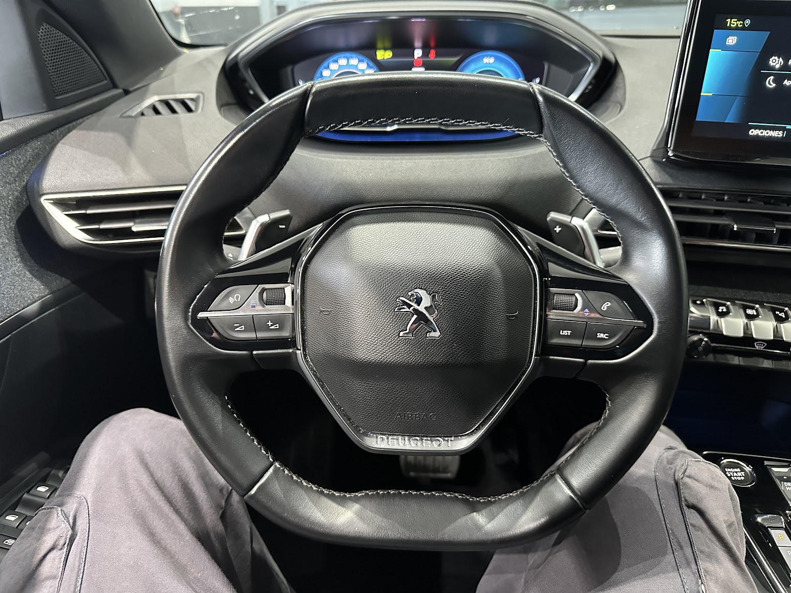 Foto 12 de PEUGEOT 3008 2023 en venta en CSV Motor BILBAO