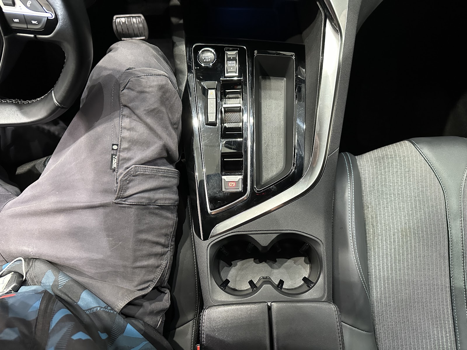 Foto 19 de PEUGEOT 3008 2023 en venta en CSV Motor BILBAO