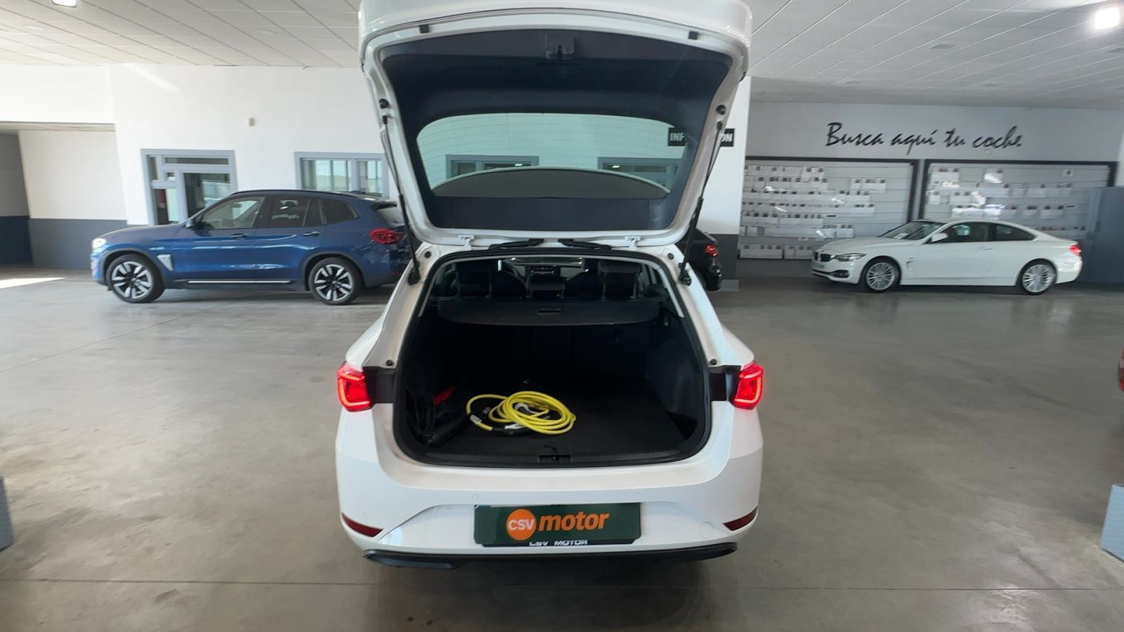 SEAT LEÓN — maletero abierto | CSV Motor VALDEFUENTES