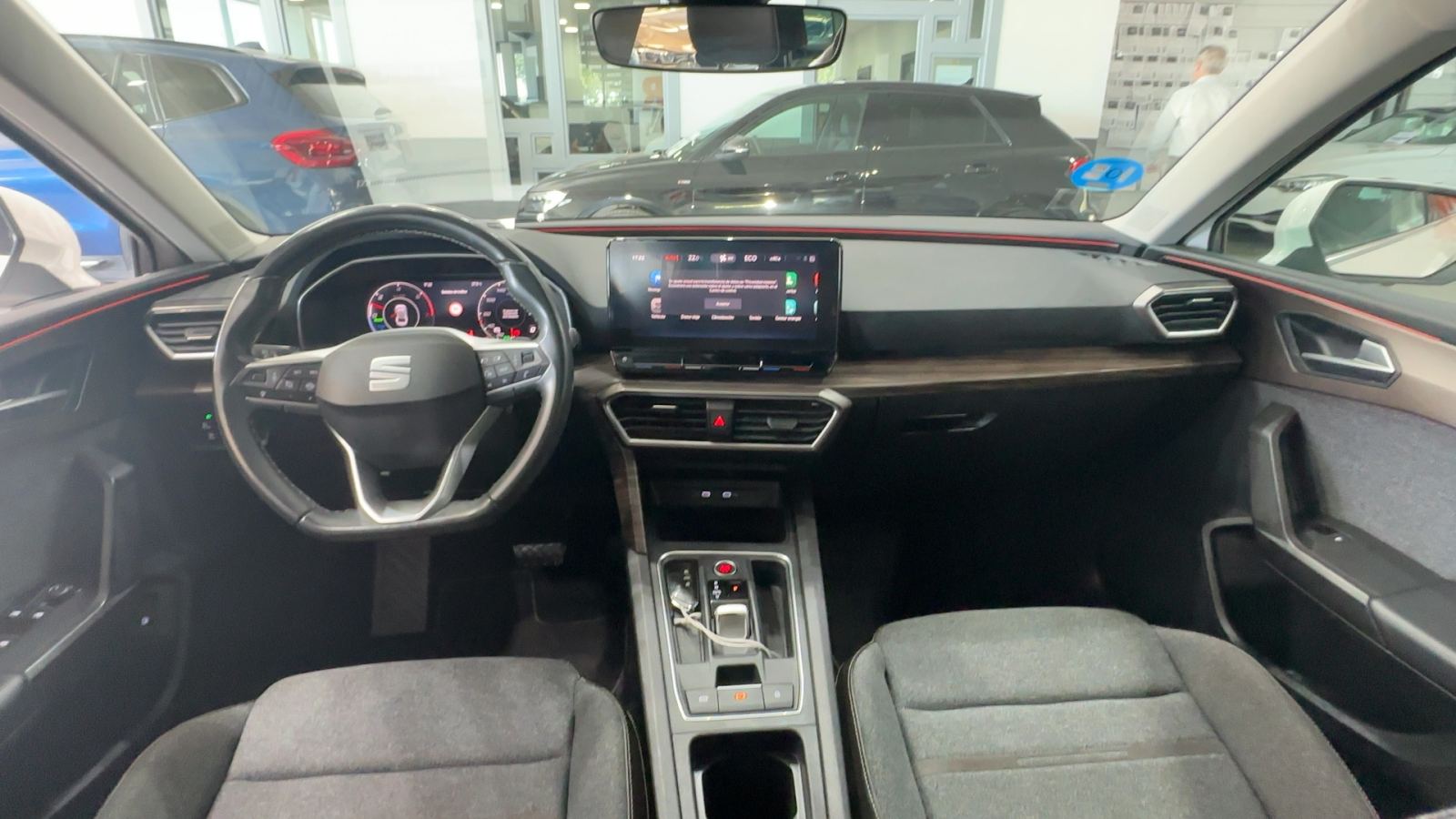 SEAT LEÓN — salpicadero y consola central | CSV Motor VALDEFUENTES