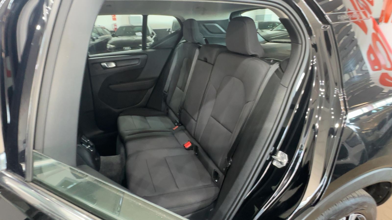 VOLVO XC40 — interior asientos traseros | CSV Motor VALDEFUENTES
