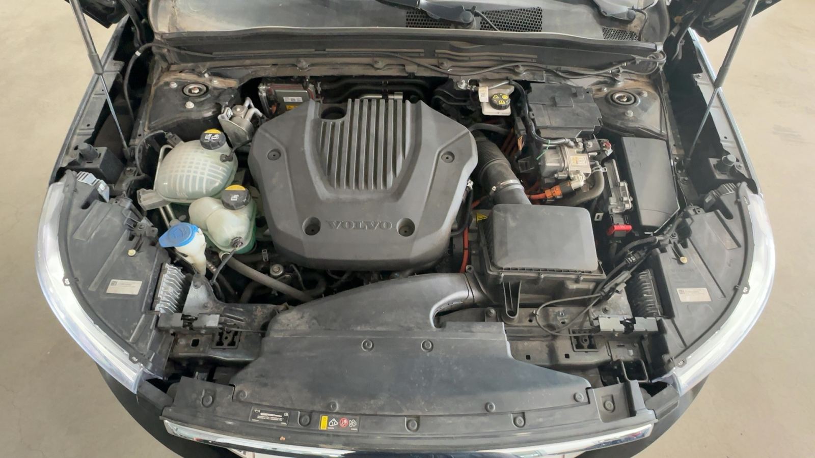 VOLVO XC40 — vano motor | CSV Motor VALDEFUENTES