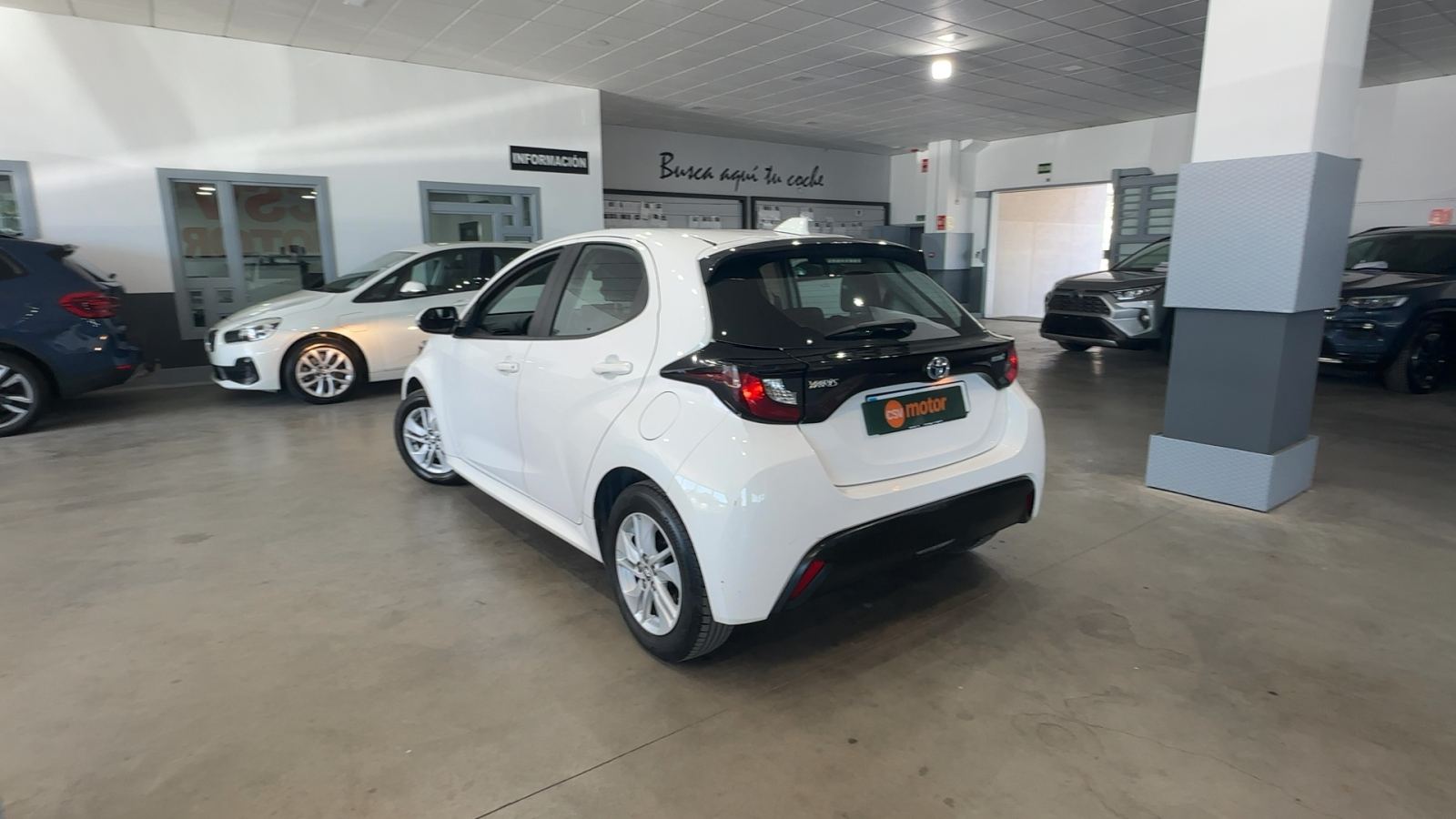 TOYOTA YARIS — vista 3/4 trasera izquierda | CSV Motor VALDEFUENTES