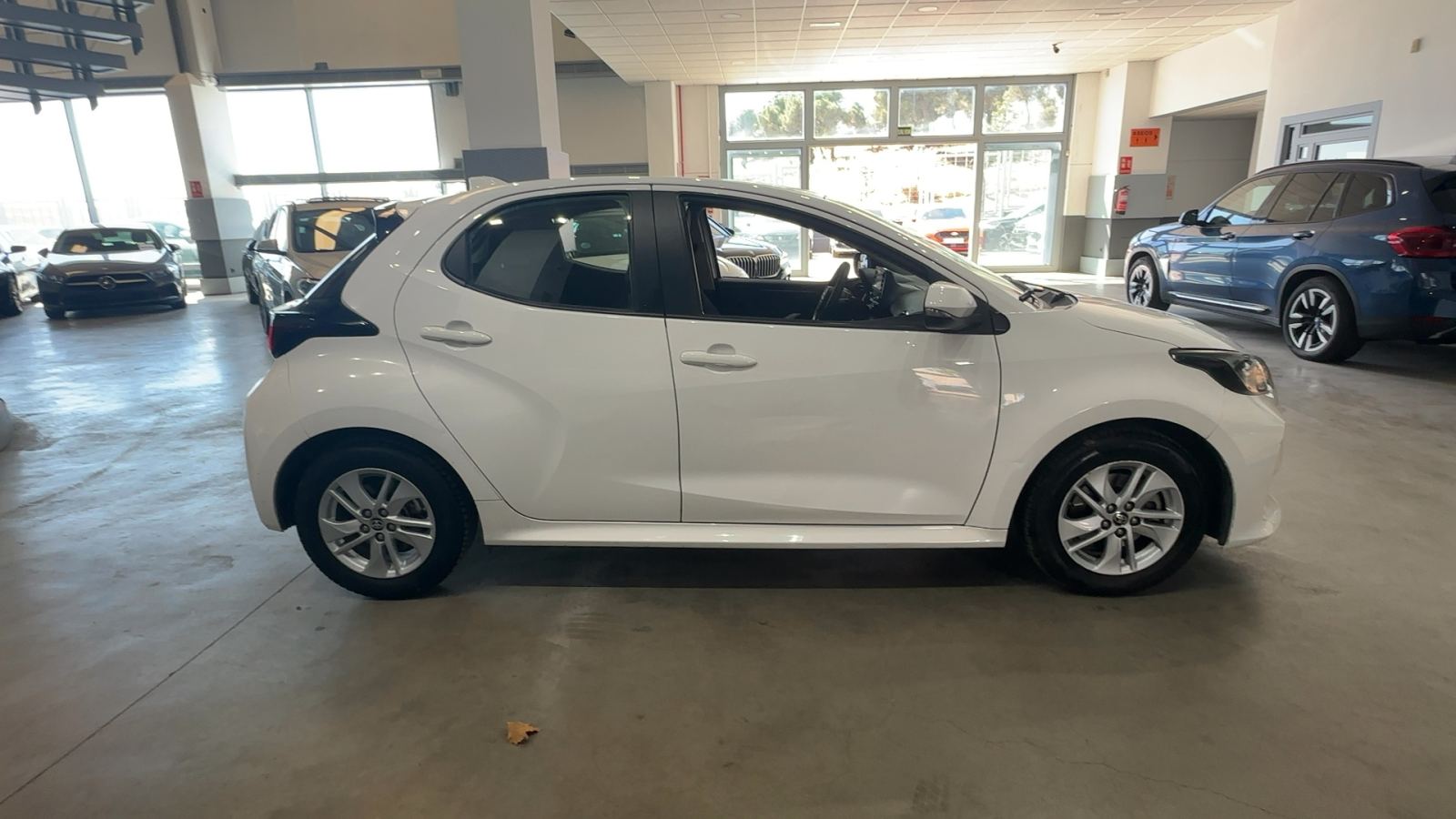 TOYOTA YARIS — perfil lateral derecho | CSV Motor VALDEFUENTES