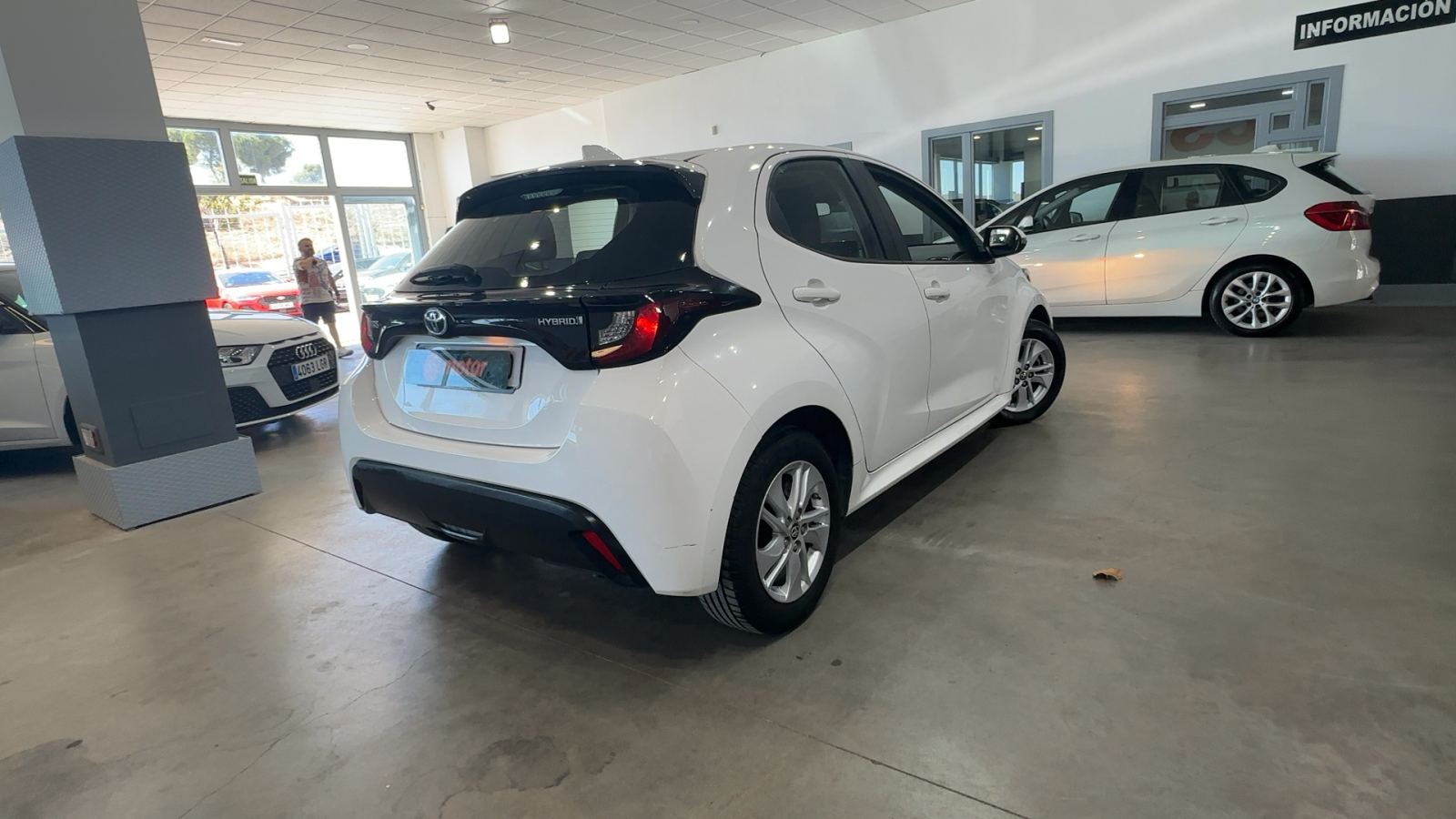 TOYOTA YARIS — vista 3/4 trasera derecha | CSV Motor VALDEFUENTES