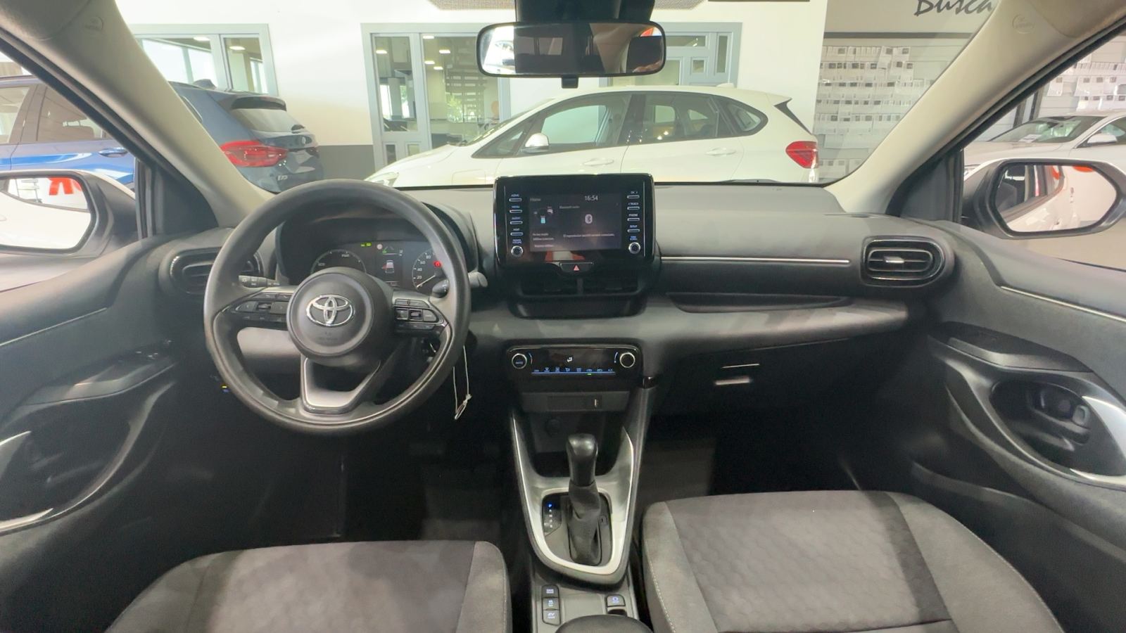 TOYOTA YARIS — salpicadero y consola central | CSV Motor VALDEFUENTES