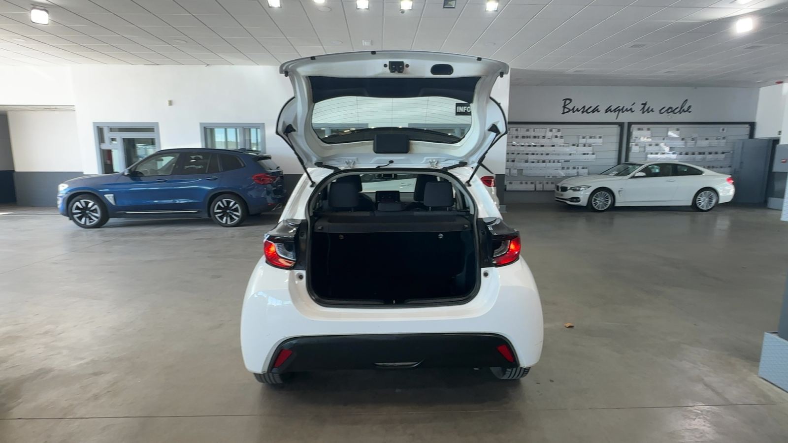 TOYOTA YARIS — maletero abierto | CSV Motor VALDEFUENTES