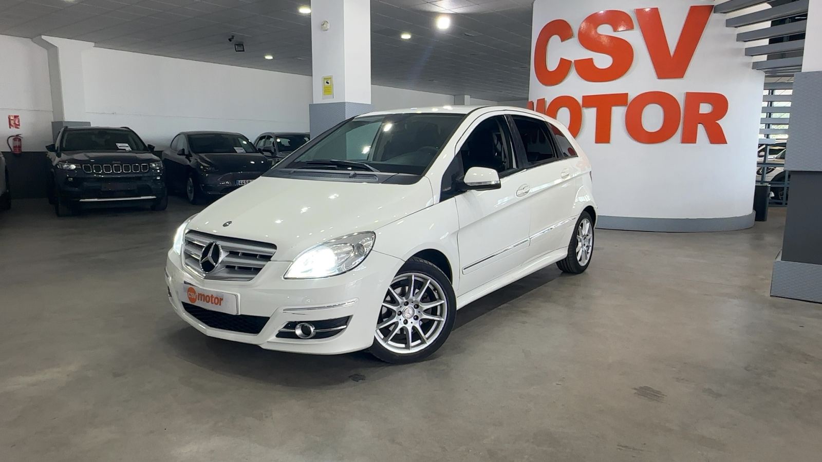 MERCEDES CLASE B — vista 3/4 delantera izquierda | CSV Motor VALDEFUENTES