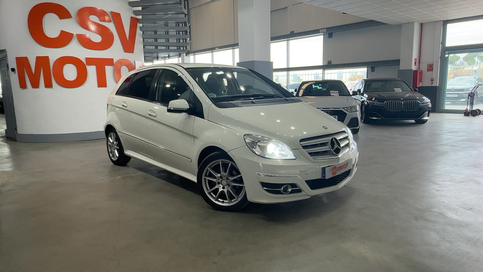 MERCEDES CLASE B — vista 3/4 delantera derecha | CSV Motor VALDEFUENTES