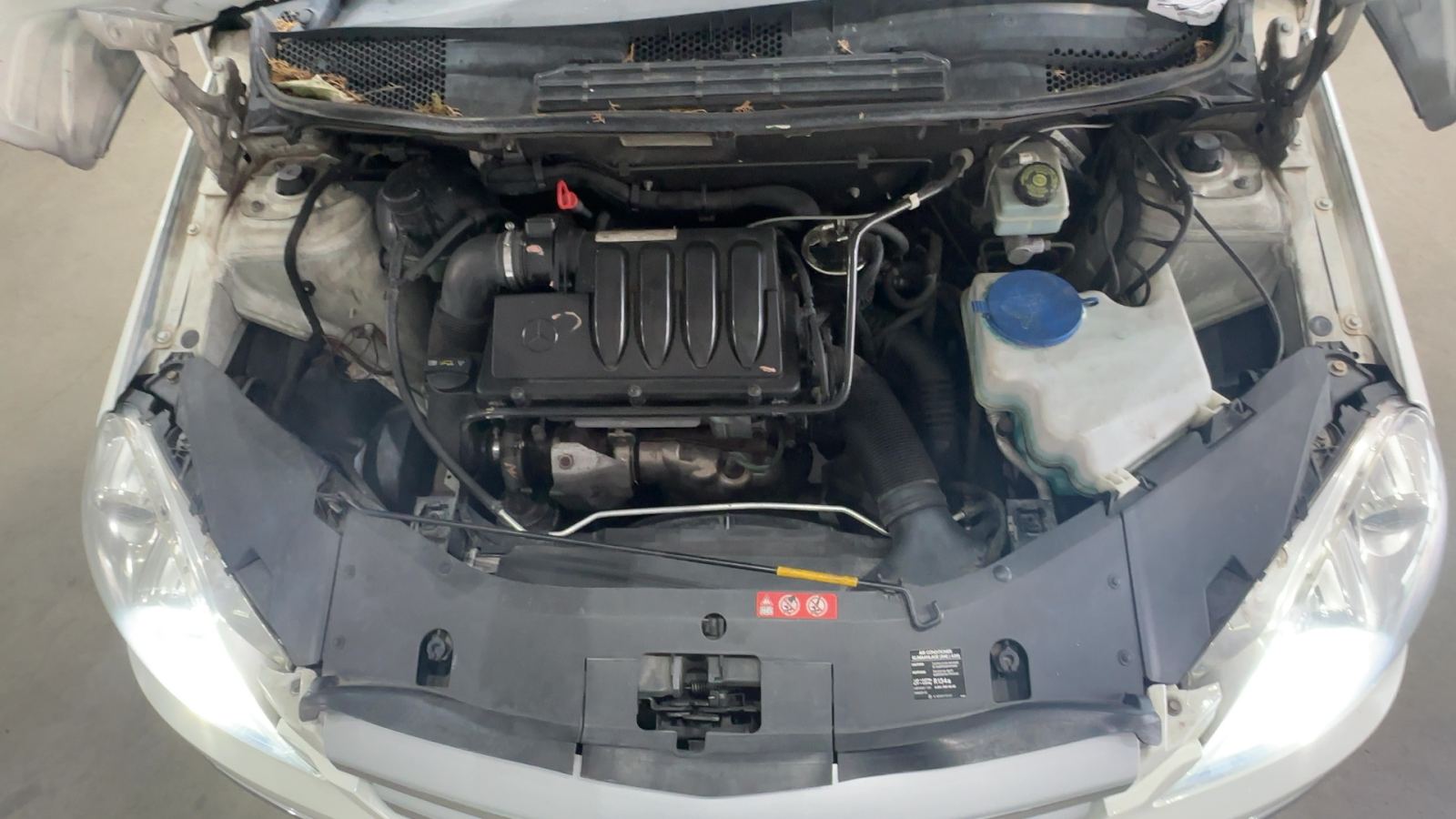 MERCEDES CLASE B — vano motor | CSV Motor VALDEFUENTES