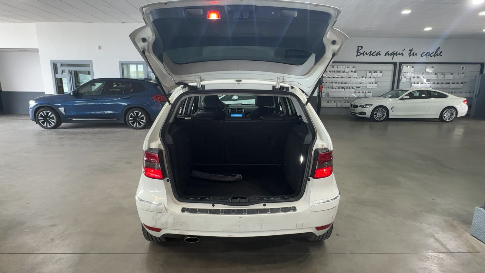 MERCEDES CLASE B — maletero abierto | CSV Motor VALDEFUENTES