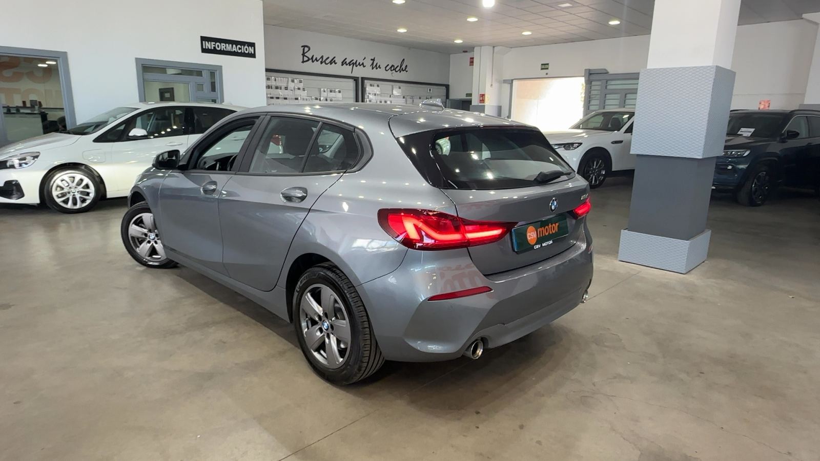 BMW SERIE 1 — vista 3/4 trasera izquierda | CSV Motor VALDEFUENTES