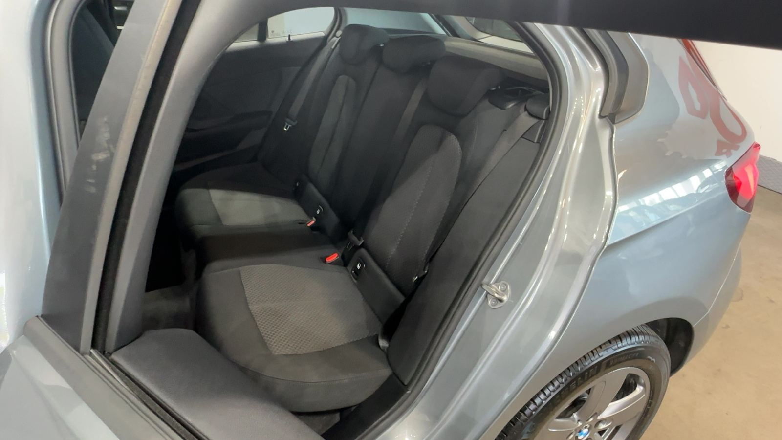 BMW SERIE 1 — interior asientos traseros | CSV Motor VALDEFUENTES