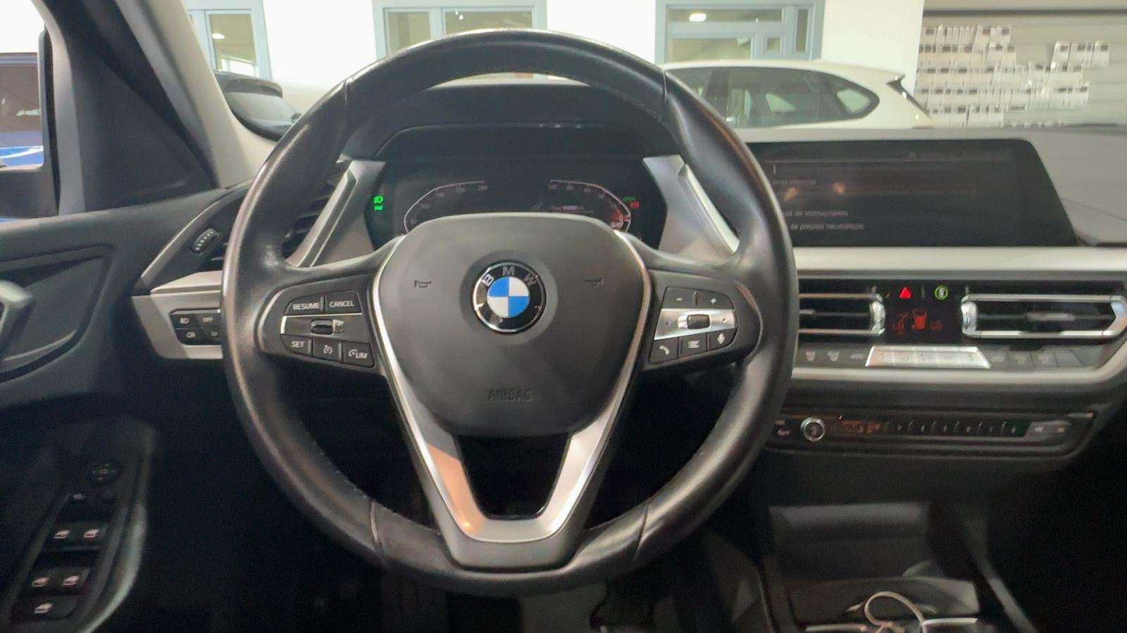 BMW SERIE 1 — detalle del volante | CSV Motor VALDEFUENTES