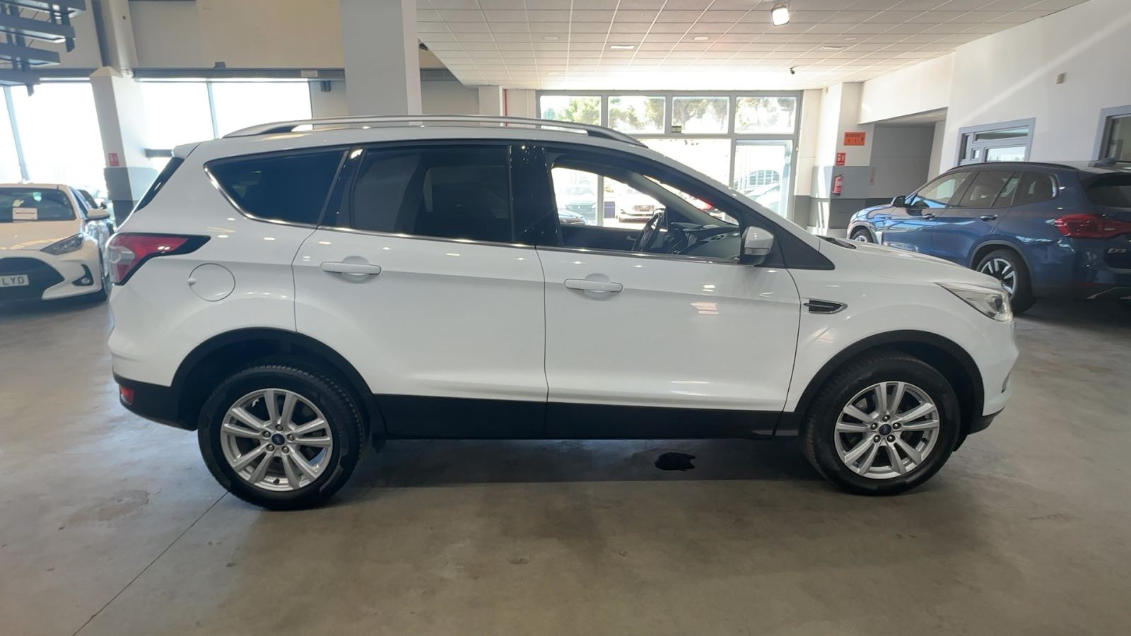 FORD KUGA — perfil lateral derecho | CSV Motor VALDEFUENTES