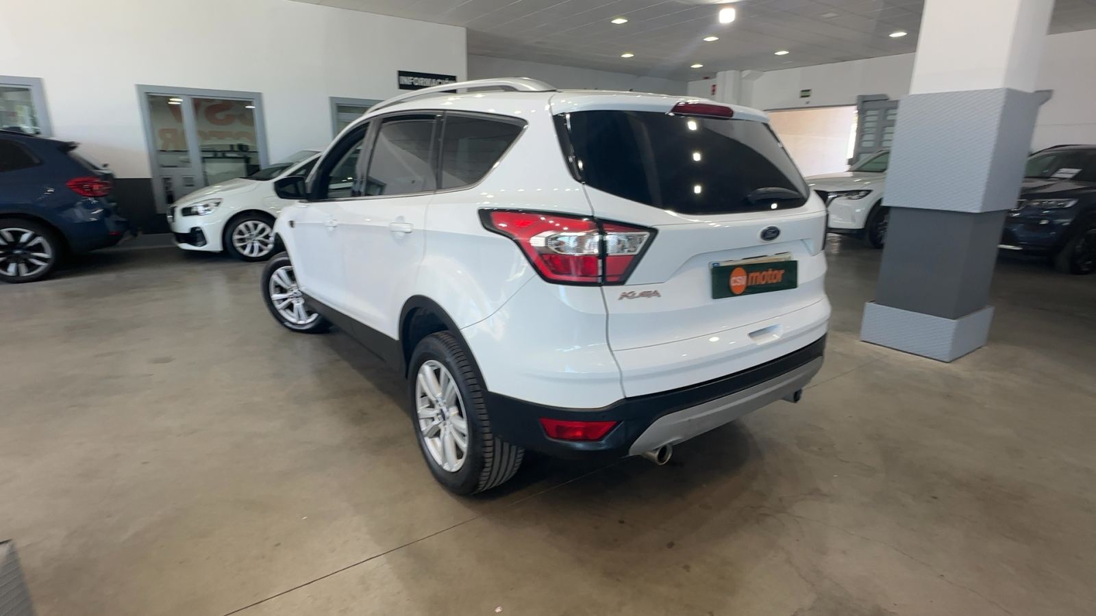 FORD KUGA — vista 3/4 trasera izquierda | CSV Motor VALDEFUENTES