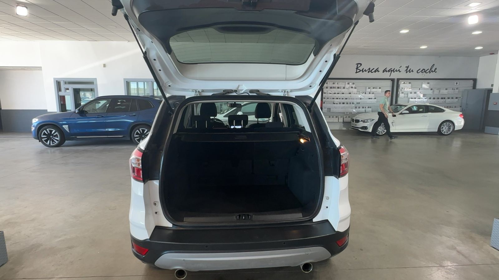 FORD KUGA — maletero abierto | CSV Motor VALDEFUENTES