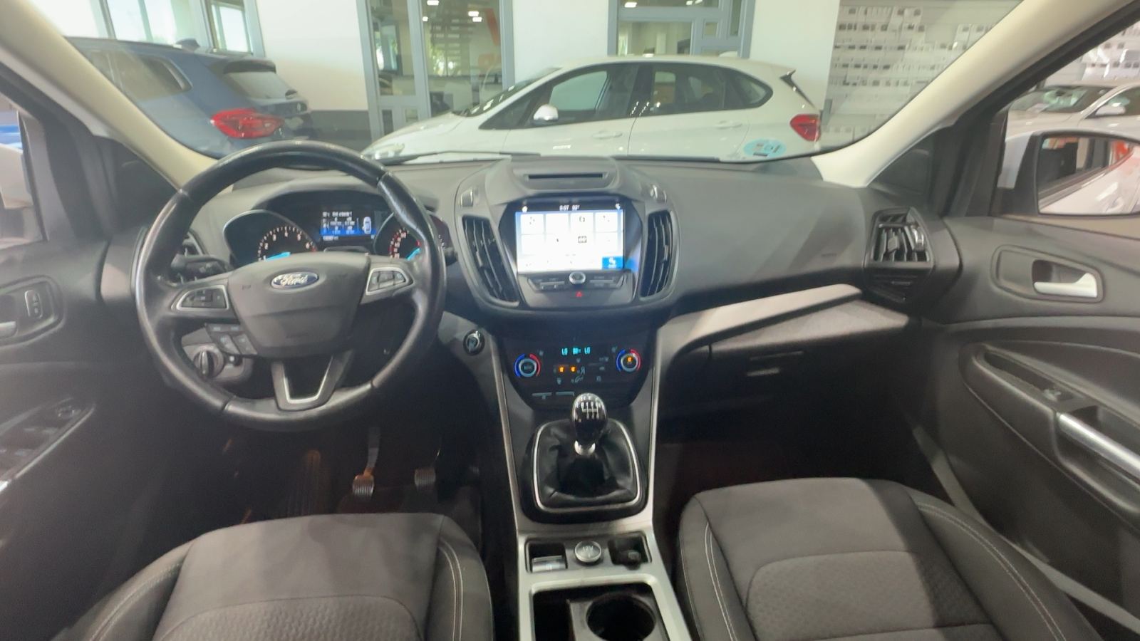 FORD KUGA — salpicadero y consola central | CSV Motor VALDEFUENTES