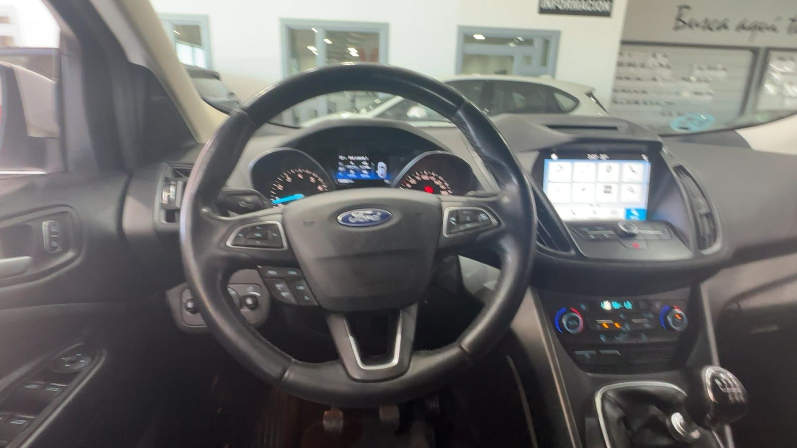FORD KUGA — detalle del volante | CSV Motor VALDEFUENTES