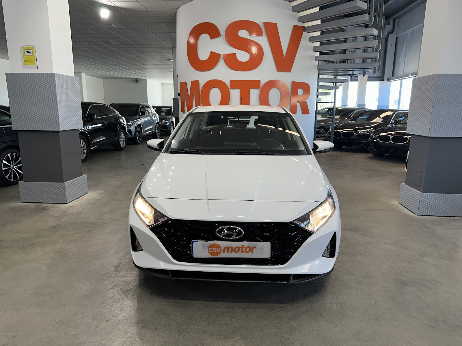 Foto 3 de HYUNDAI I20 2021 en venta en CSV Motor VALDEFUENTES