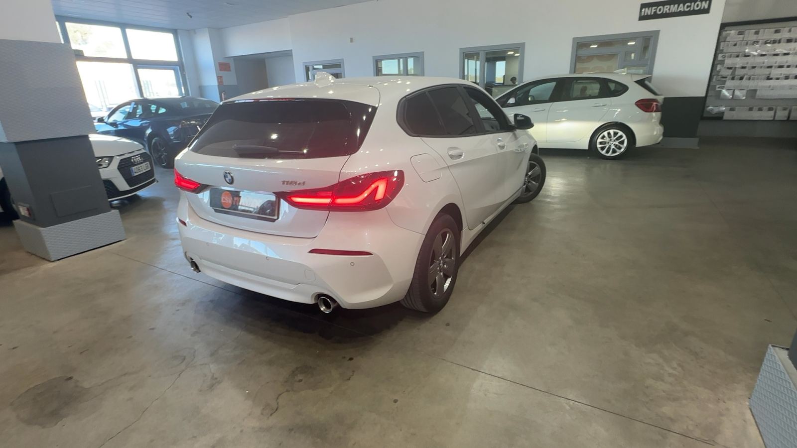 BMW SERIE 1 — vista 3/4 trasera derecha | CSV Motor VALDEFUENTES