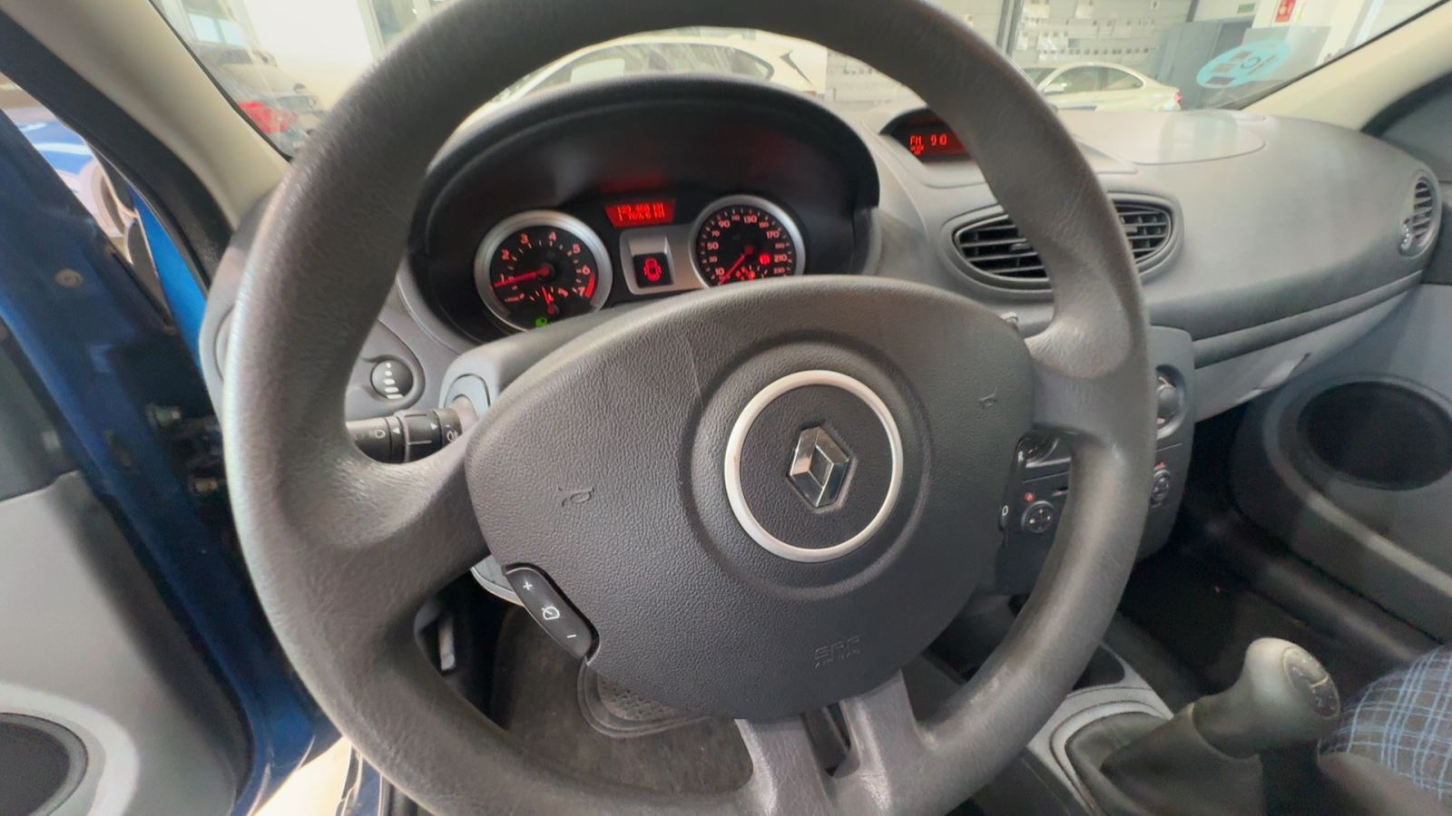 RENAULT CLIO — vano motor | CSV Motor VALDEFUENTES