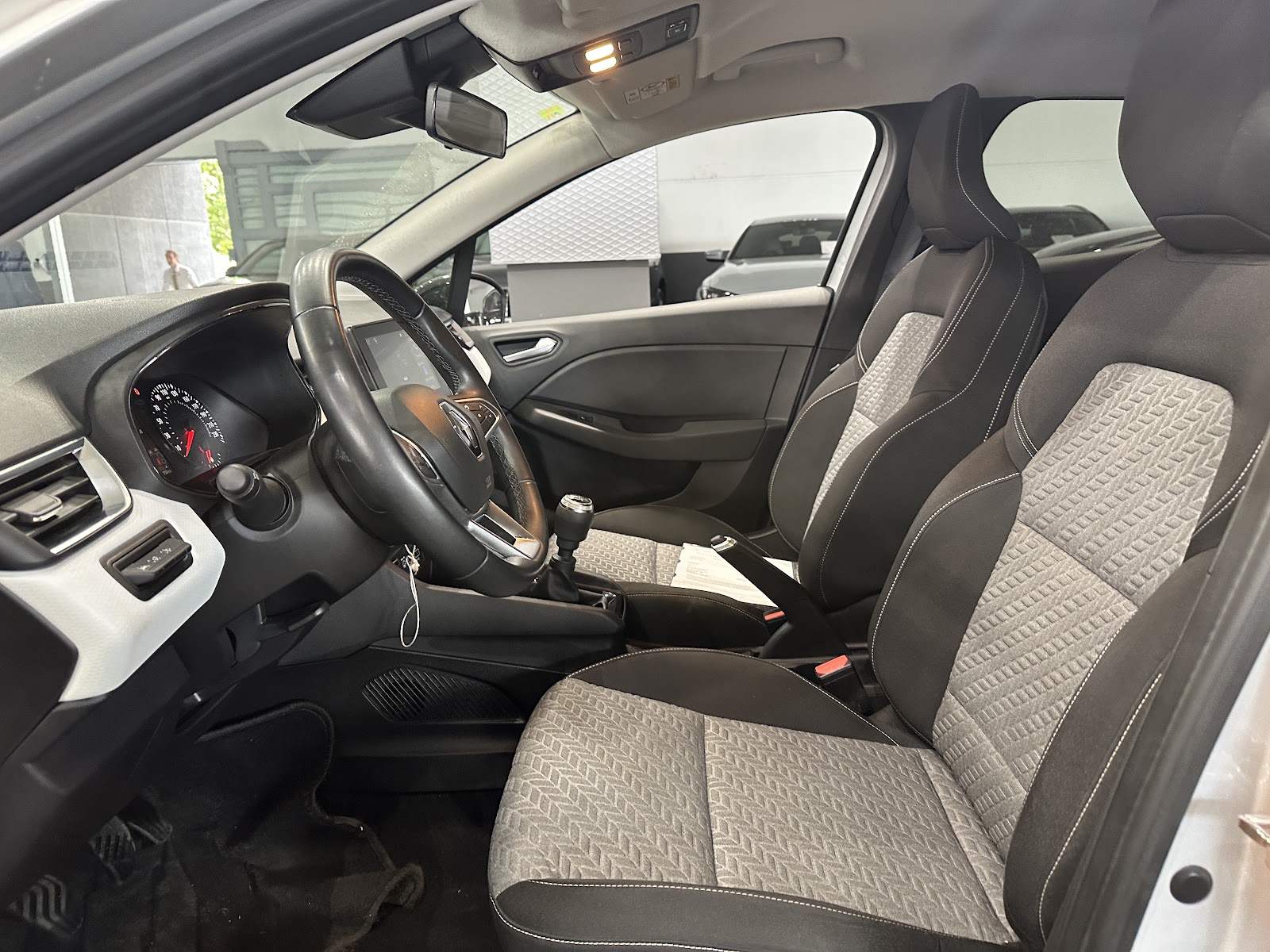 Foto 10 de RENAULT CLIO 2022 en venta en CSV Motor SEVILLA
