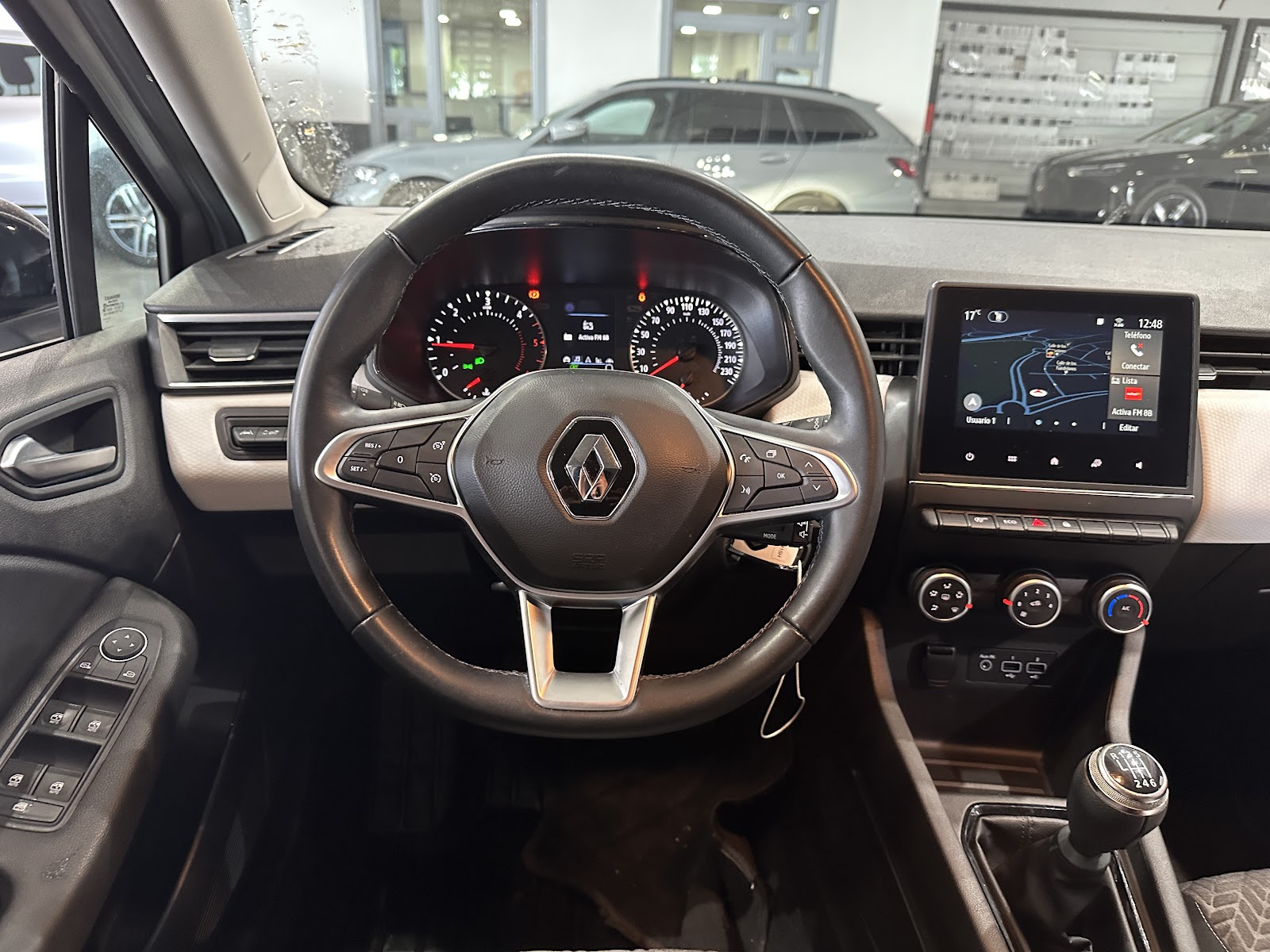 Foto 12 de RENAULT CLIO 2022 en venta en CSV Motor SEVILLA