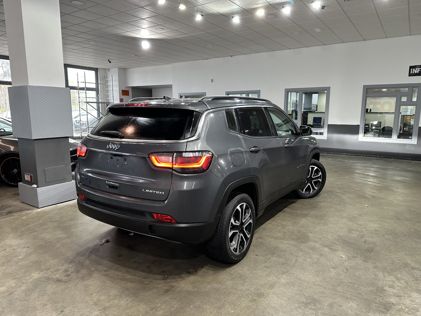 Foto 6 de JEEP COMPASS 2022 en venta en CSV Motor VALDEFUENTES