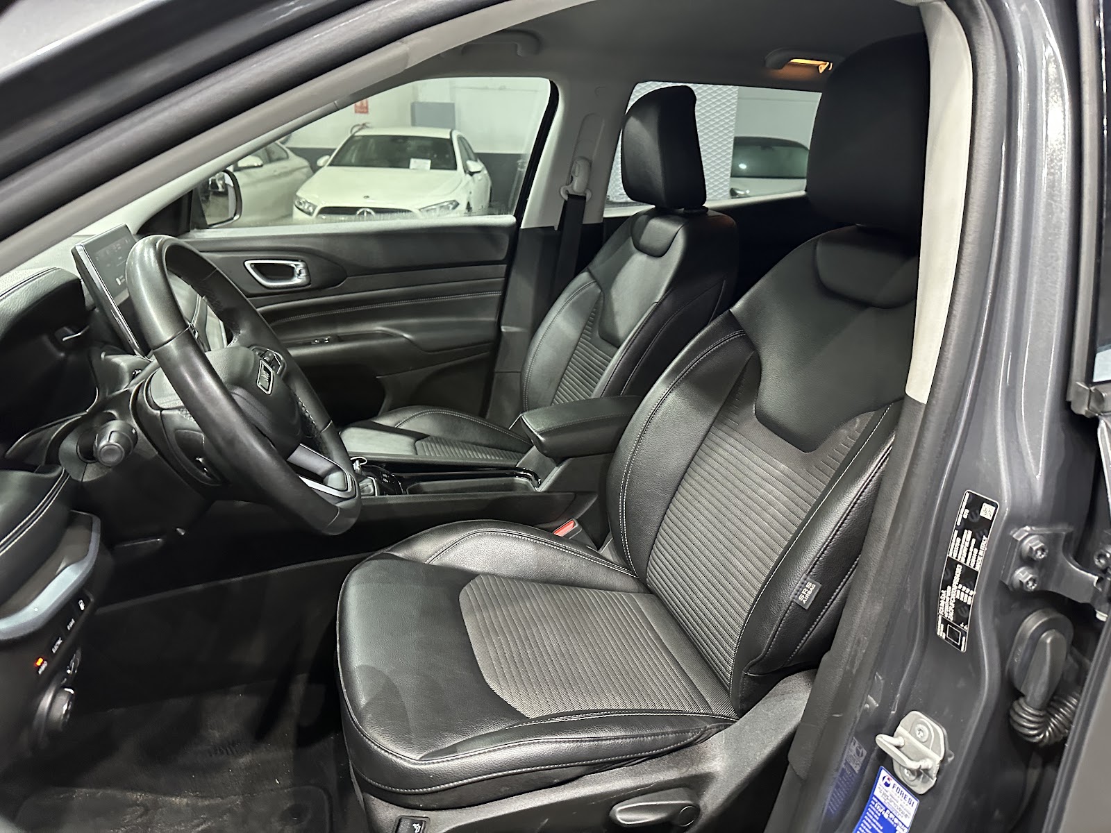Foto 9 de JEEP COMPASS 2022 en venta en CSV Motor VALDEFUENTES