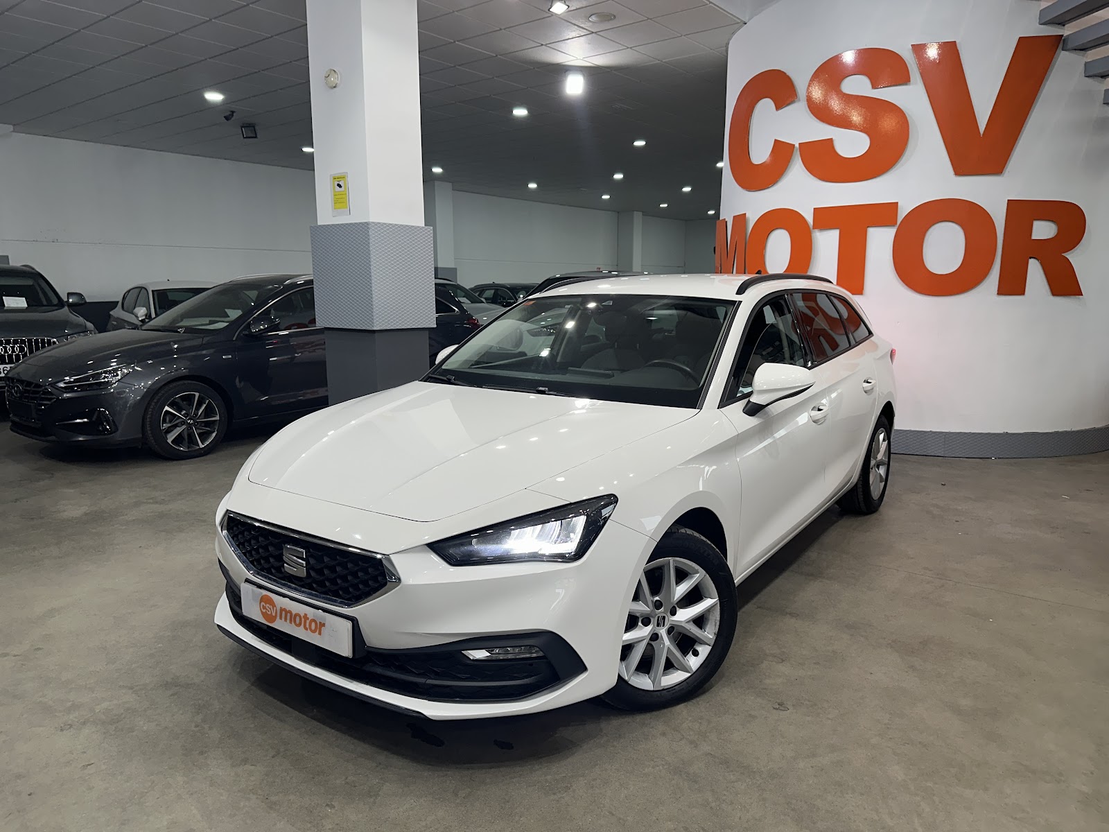 Foto 2 de SEAT LEÓN 2021 en venta en CSV Motor VALENCIA